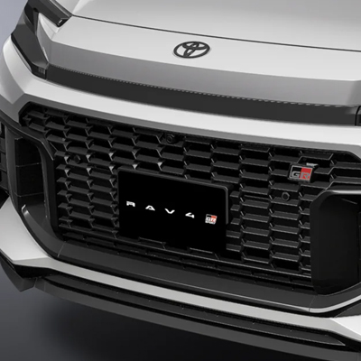 Parrilla frontal, imagen audaz y deportiva que refleja el ADN Gazoo Racing.